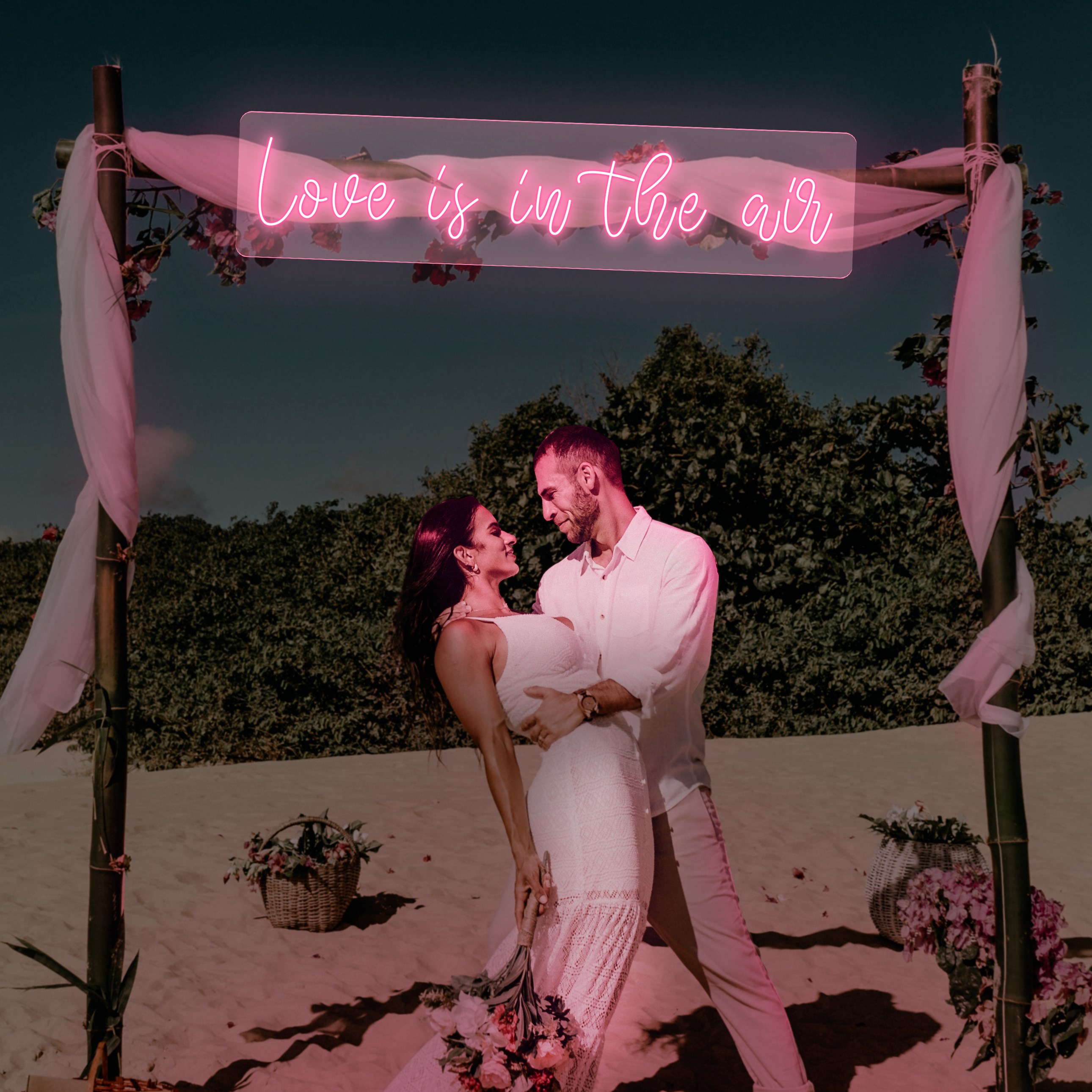 Bild von Neon für Hochzeit "Love is in the air"