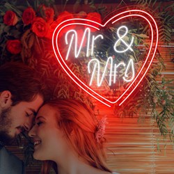 Mostrar detalles de Neón para boda "Mr and Mrs" Imagen de Neón para boda "Mr and Mrs"